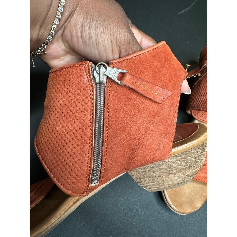 Miz Mooz Orange Buckle Closure Chatham Leather Peep Toe Sandals Size 10 1/2 -11 - Picture 4 of 8